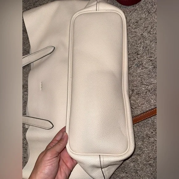 Coach Cameron Leather Cream Tote Bag - Picture 4 of 5